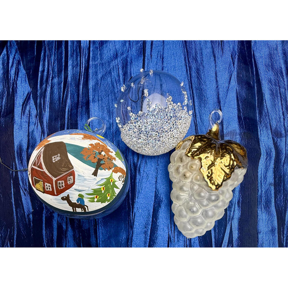 Swarovski Annual 2016 Ornament and 2 Hand Blown, Hand Painted Artisan Ornaments - Picture 3 of 4